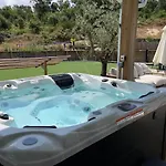 12 Personnes Piscine Chauffee Et Jacuzzi *