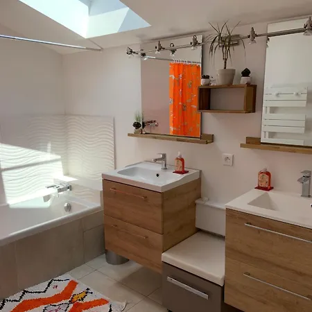 فيلة Climatisee 12 Personnes Piscine Chauffee Et Jacuzzi